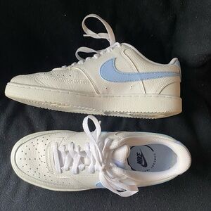 Nike Court Vision Low